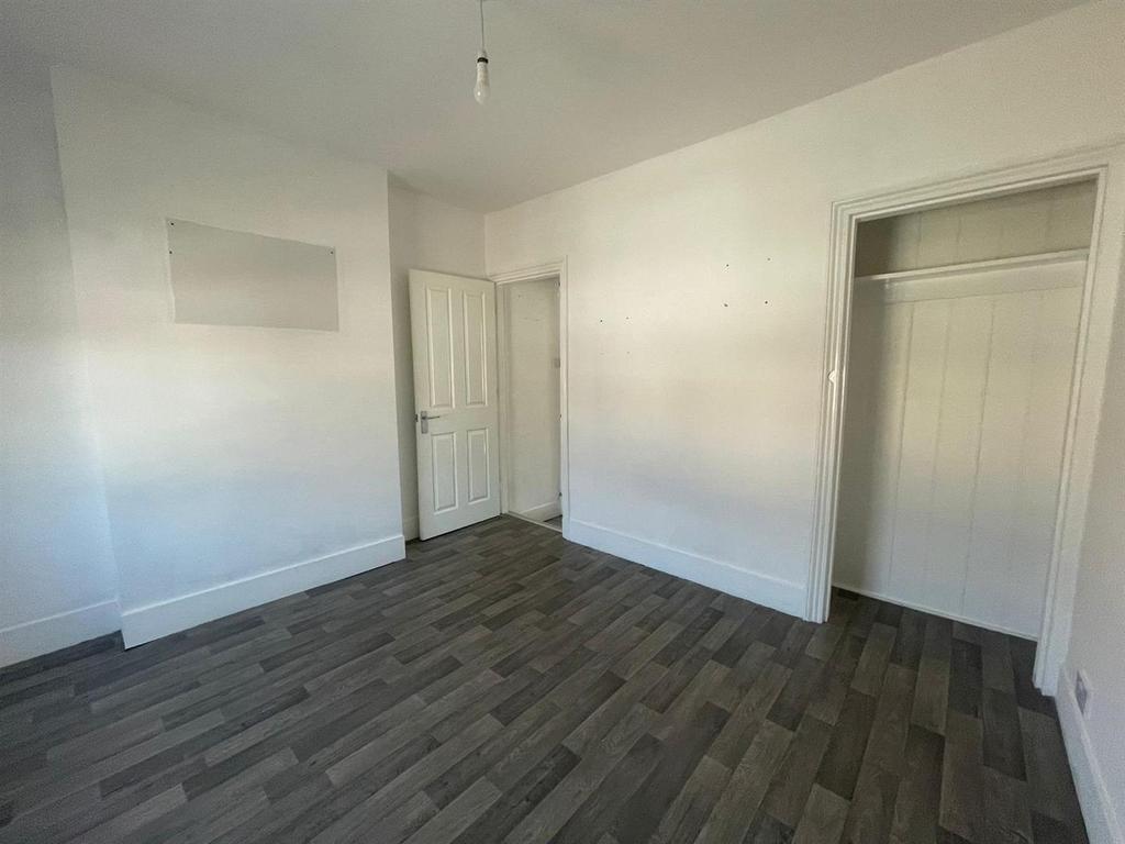 Nelson Road, Northfleet, Gravesend 2 bed house £1,000 pcm (£231 pw)