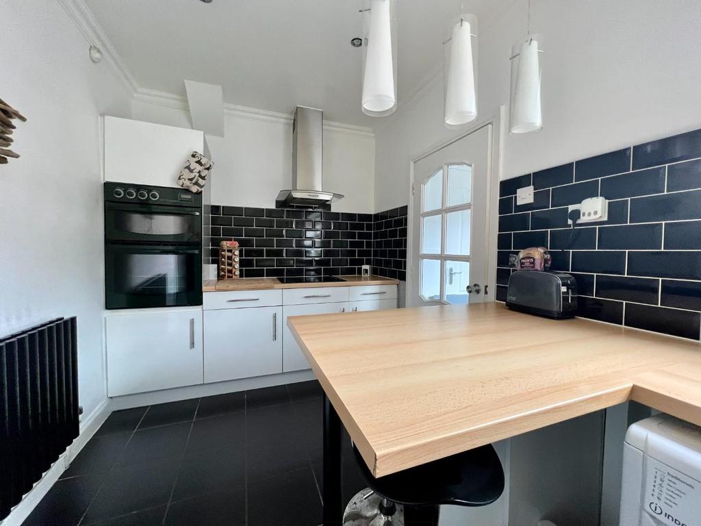 Second Avenue, Chester Le Street 3 bed end of terrace house £105,000