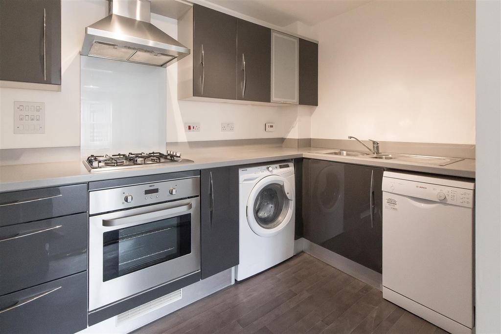 Chapman Way 37 kitchen.jpg