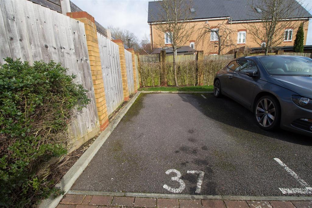 Chapman Way 37 parking.jpg