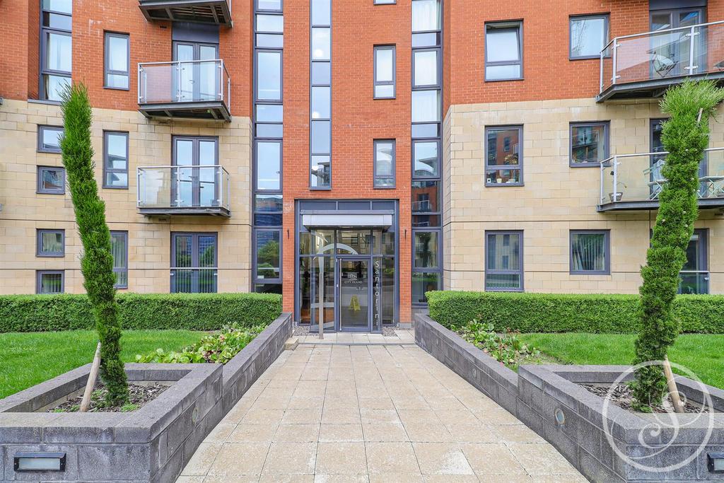 Gotts Road, Leeds 1 bed flat £140,000