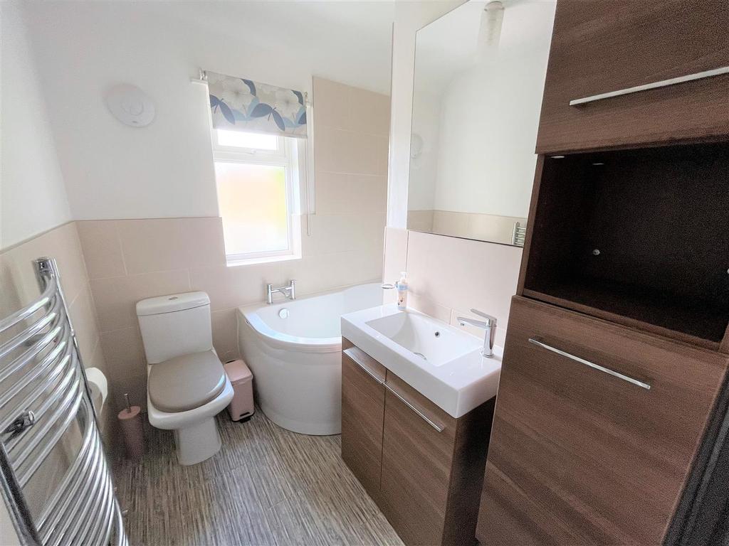 Ardler Road-20-Bathroom1.jpg