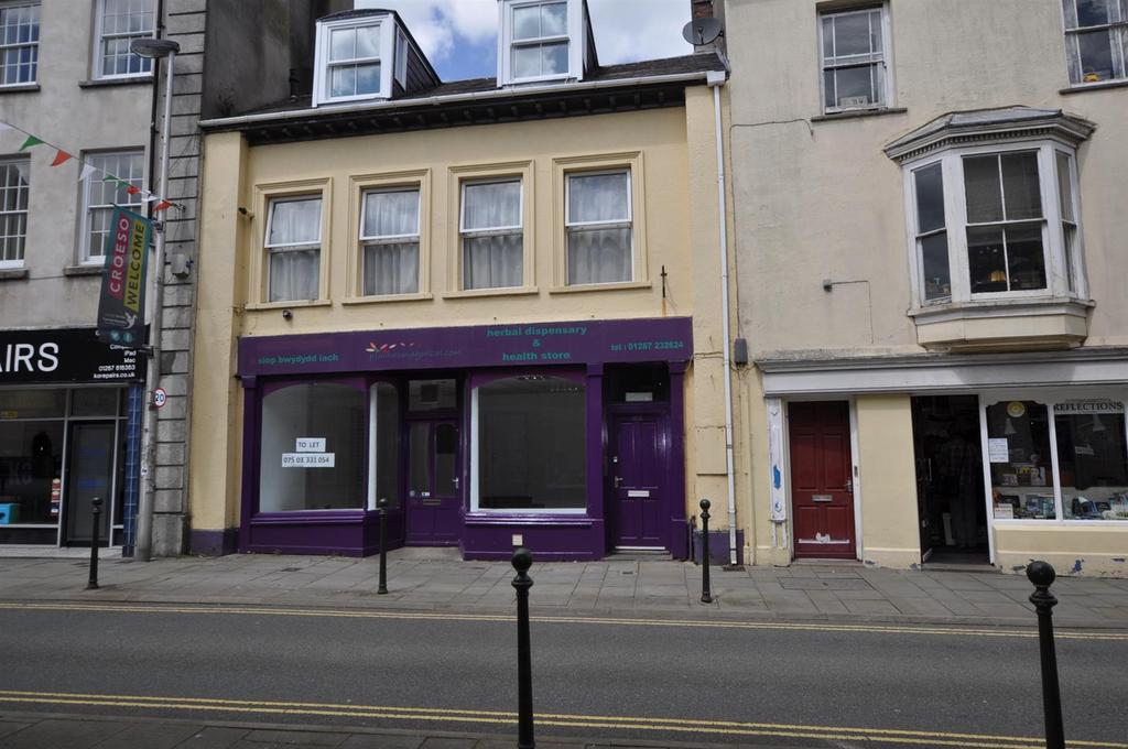King Street, Carmarthen Retail property (high street) £500 pcm (£115 pw)