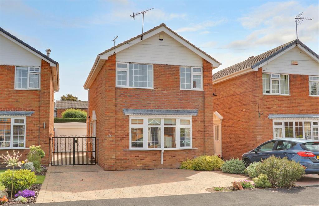 Cricketers Green, Yeadon 3 bed detached house £339,950