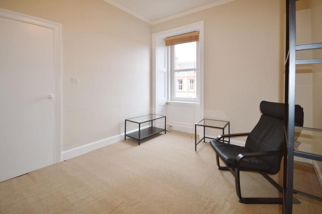 Watson Crescent Edinburgh EH11 1EY... 1 bed flat £725 pcm (£167 pw)