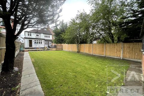 4 bedroom semi-detached house to rent, Castle Avenue, Epsom KT17