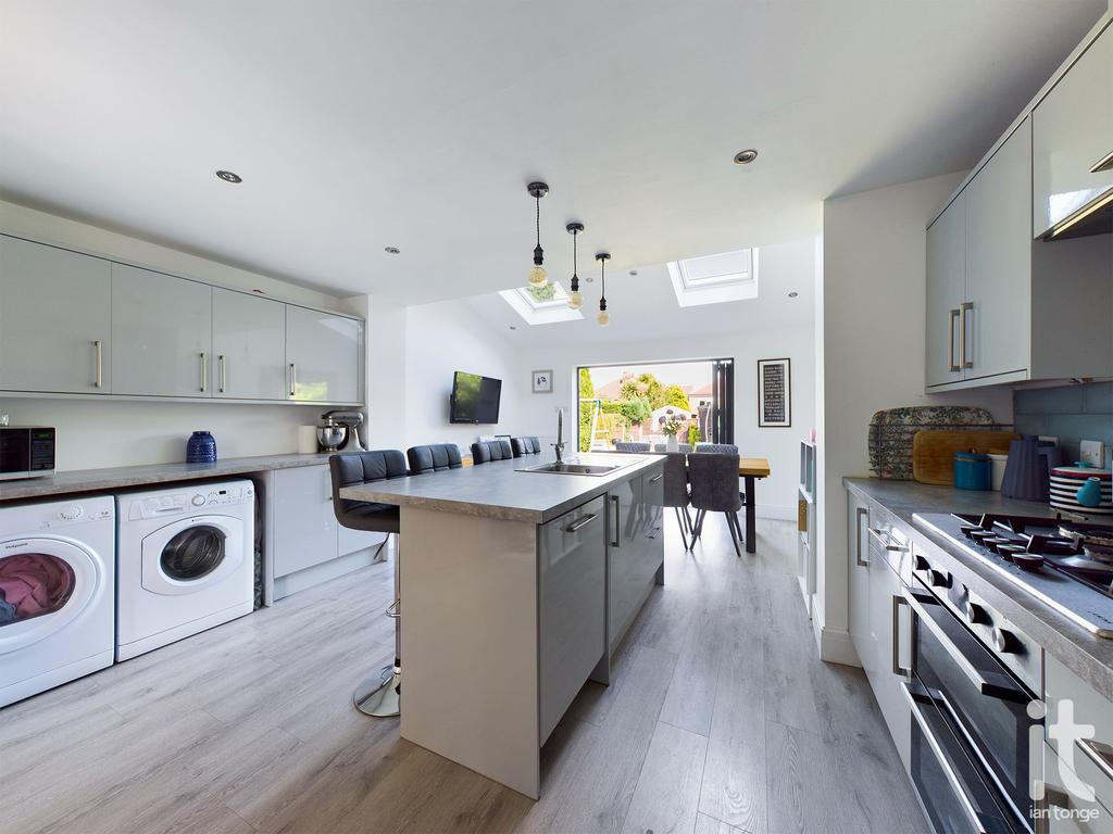 Longmead Avenue, Hazel Grove... 2 bed semidetached house £300,000