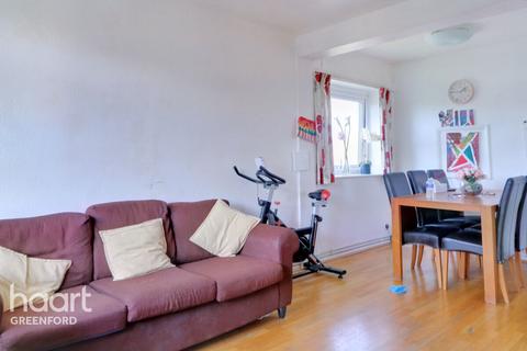 3 bedroom flat for sale - Northolt