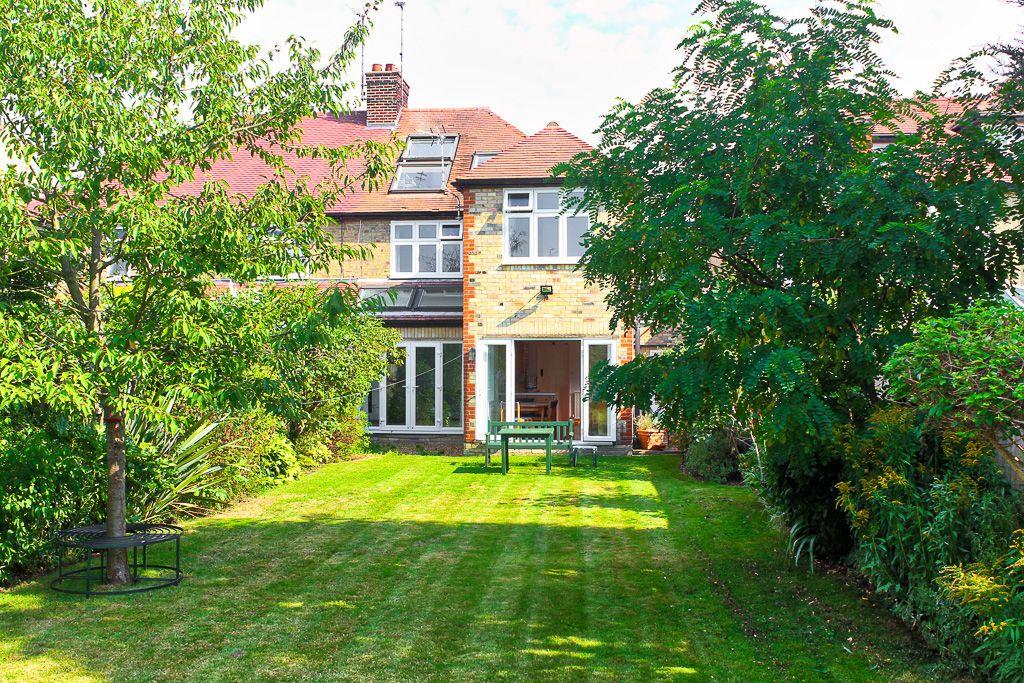 Hurst Park Avenue, Cambridge CB4 2AB 5 bed semidetached house £2,500