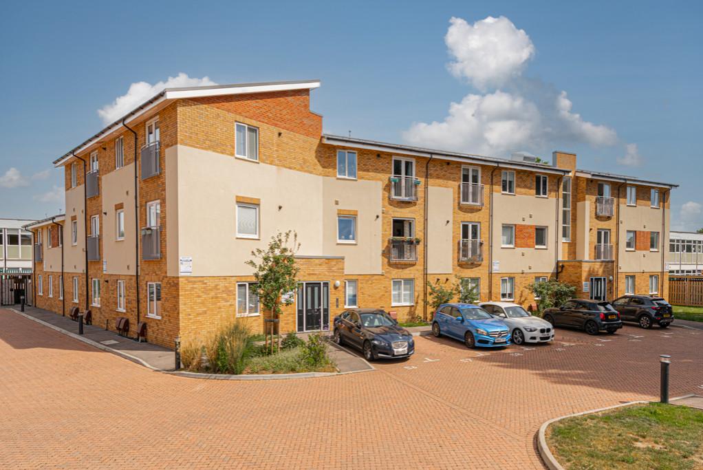 Leatherhead 1 bed flat £1,150 pcm (£265 pw)