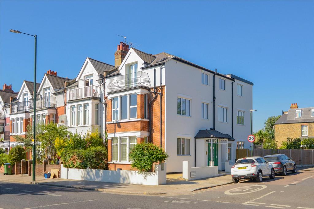 Cross Deep, Twickenham, Middlesex, UK, TW1 2 bed apartment £2,250 pcm