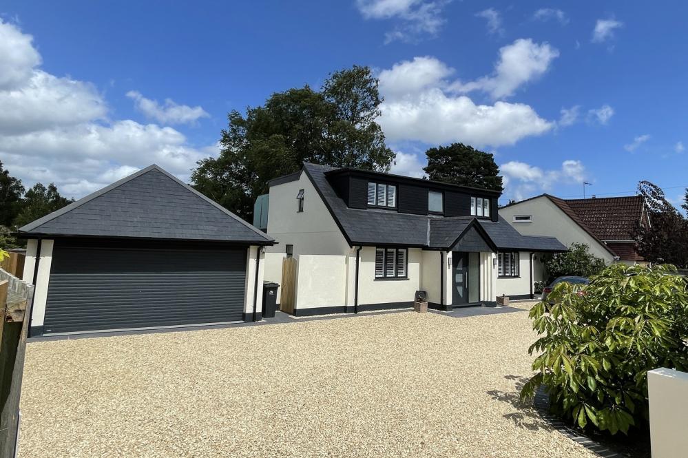 Lions Lane, Ashley Heath, BH24 2HN 4 bed detached house for sale £