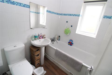 4 Kimmeridge Close, Nythe, Swindon, SN3 3PZ