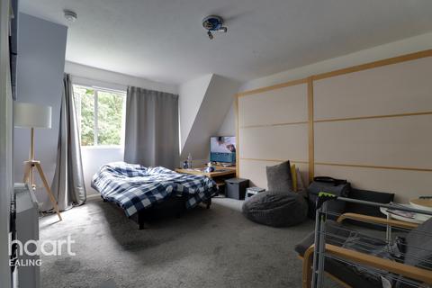 111 Abbeyfields Close, London, NW10 7EG