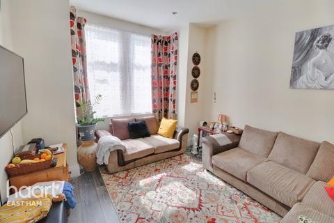 4 bedroom terraced house for sale - Rixsen Road, London