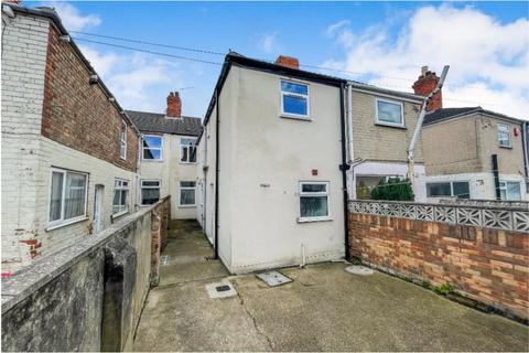 25 Highfield Avenue, Grimsby, DN32 0JG