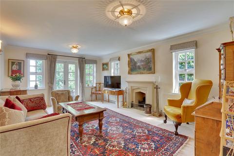 6 bedroom detached house to rent, Manor Fields, London Road, Southborough, Tunbridge Wells, TN4