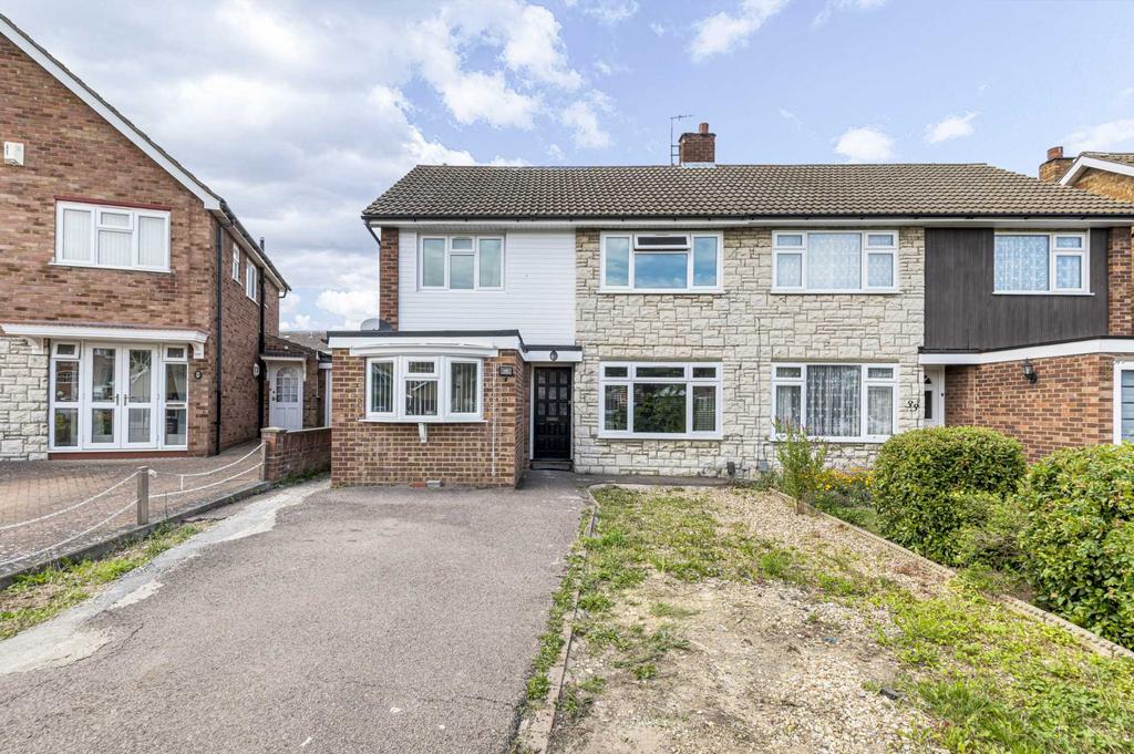 Tiverton Road, Bedford 4 bed semidetached house for sale £415,000