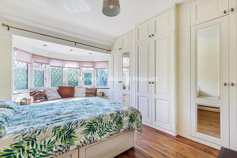 3 Scotsdale Road, London, SE12 8BS