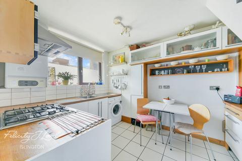 3 bedroom flat for sale, St John's Estate, Islington, N1