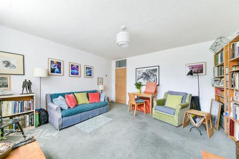 3 bedroom flat for sale, St John's Estate, Islington, N1