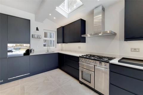 2 bedroom flat to rent, Norroy Road, London