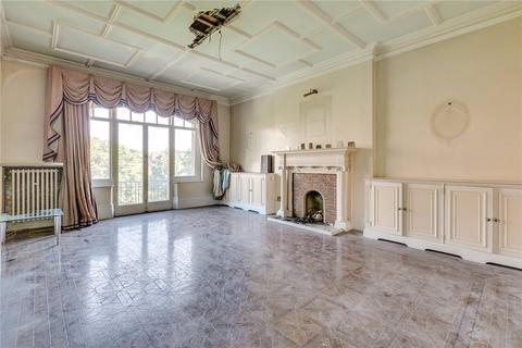 92 Oakwood Court, London, W14 8JZ