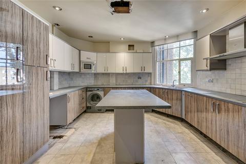 92 Oakwood Court, London, W14 8JZ