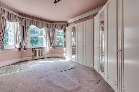 92 Oakwood Court, London, W14 8JZ