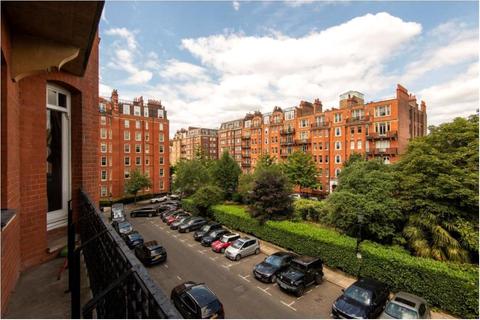 92 Oakwood Court, London, W14 8JZ