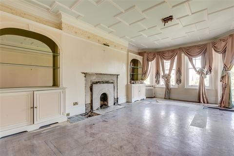 92 Oakwood Court, London, W14 8JZ
