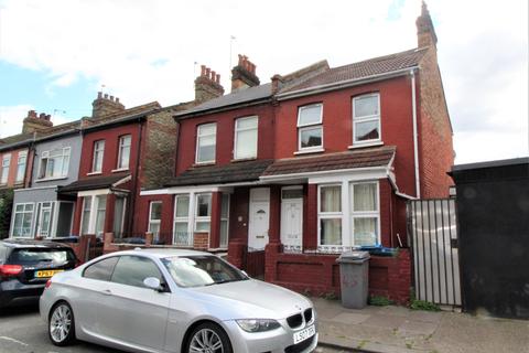 3 bedroom semi-detached house for sale - Cooper Road, London NW10