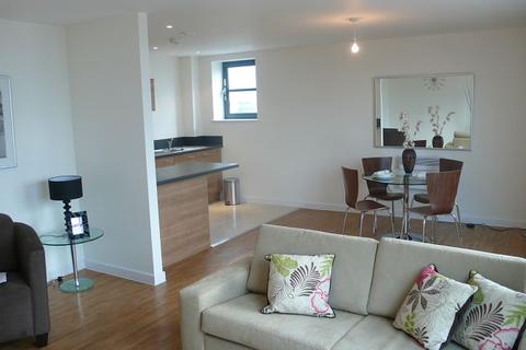3 bedroom flat to rent - Commercial Road, Zenith, E14