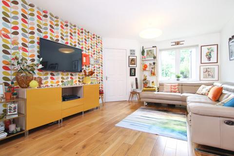 122 Duddingston Road, Edinburgh, EH15 1SU