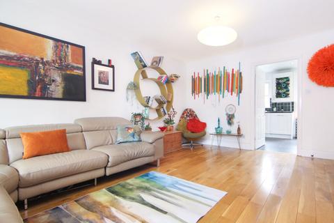 122 Duddingston Road, Edinburgh, EH15 1SU