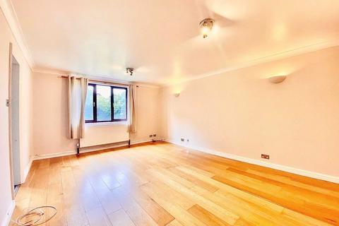 2 bedroom flat to rent, Rowlands Close, Mill Hill, London NW7