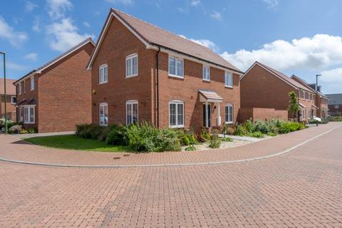 4 bedroom detached house for sale - Squires Grove, Eastergate, Chichester, West Sussex. PO20 3AY