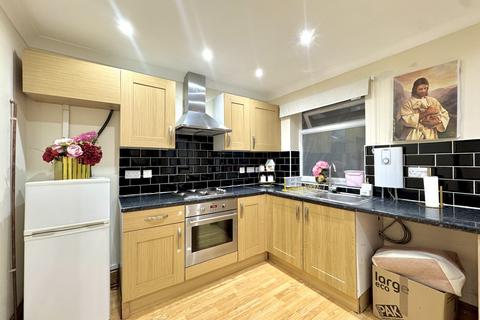 undefined, Leamington Road, Southall, Greater London, UB2