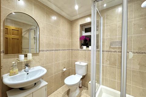 undefined, Leamington Road, Southall, Greater London, UB2