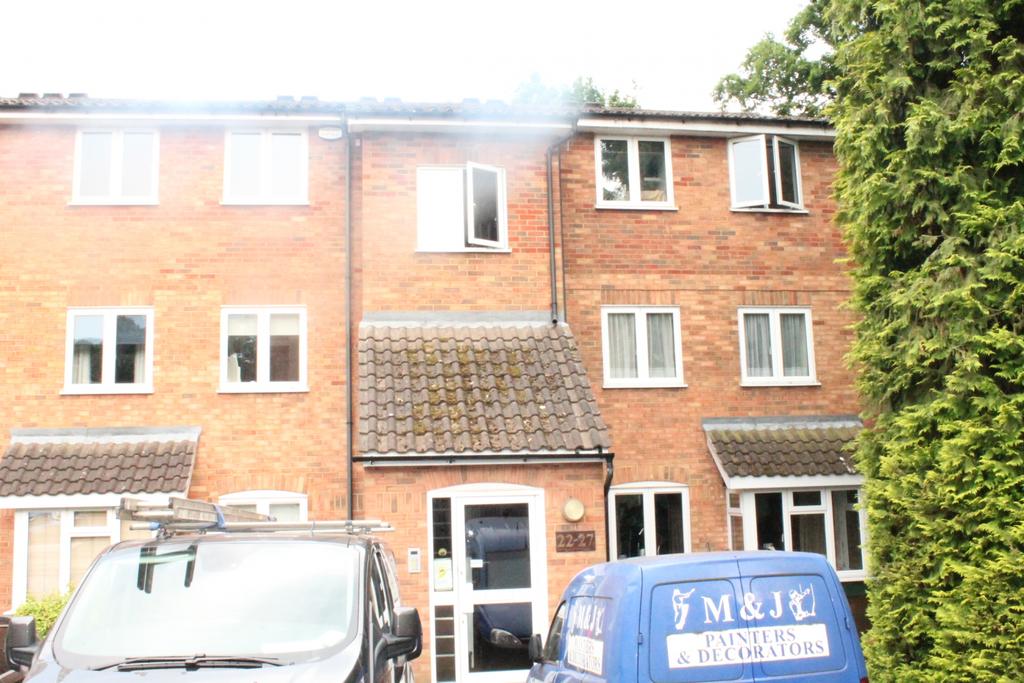 Beautifully Presented Two Bedroom Apartment