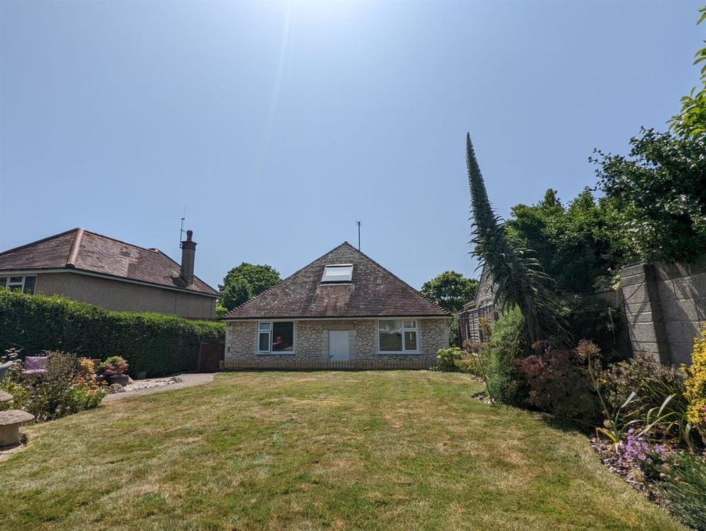 Ullswater Crescent, Weymouth 3 bed detached bungalow £500,000