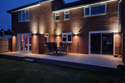 36 Howards Drive, Hemel Hempstead, HP1 3NG