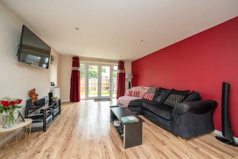 36 Howards Drive, Hemel Hempstead, HP1 3NG