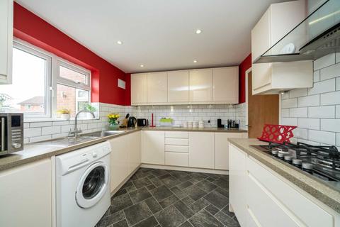 36 Howards Drive, Hemel Hempstead, HP1 3NG
