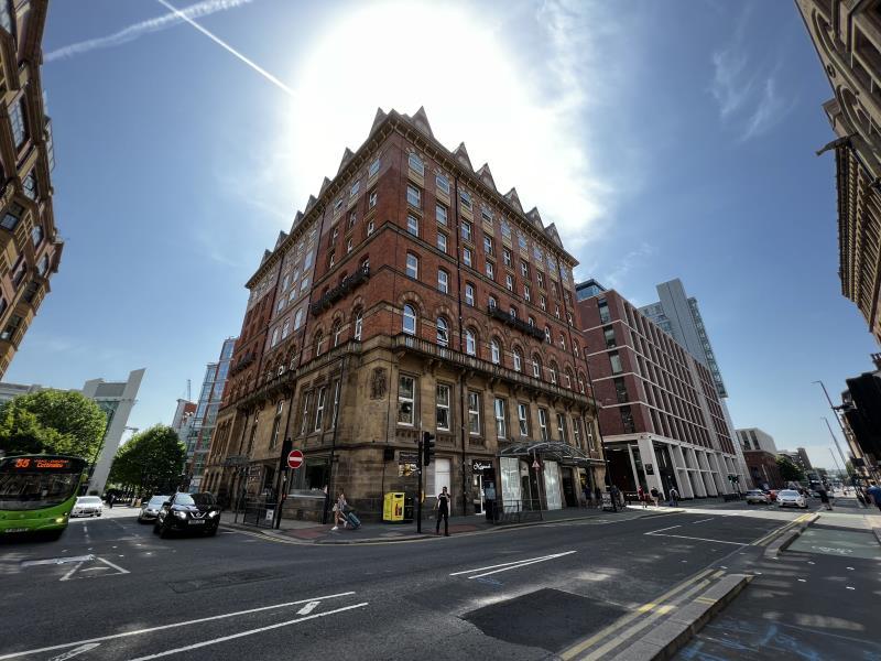 CITY CENTRAL, WELLINGTON STREET LS1 4EA 2 bed apartment - £1,200 pcm (£ ...