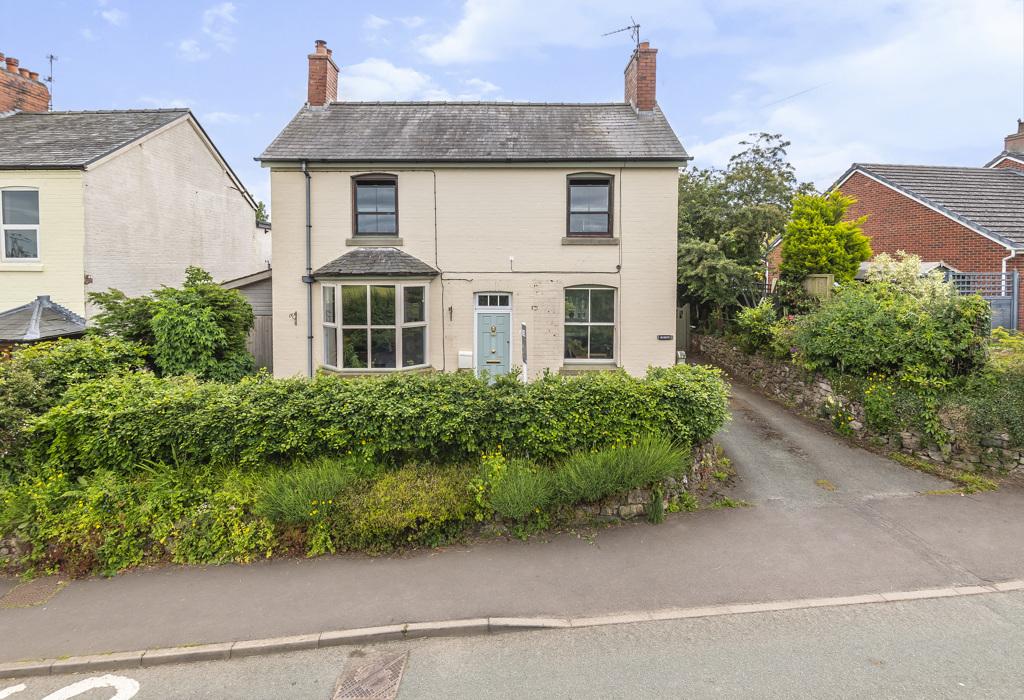 Trefonen Road, Oswestry, Shropshire 3 bed detached house for sale £365,000
