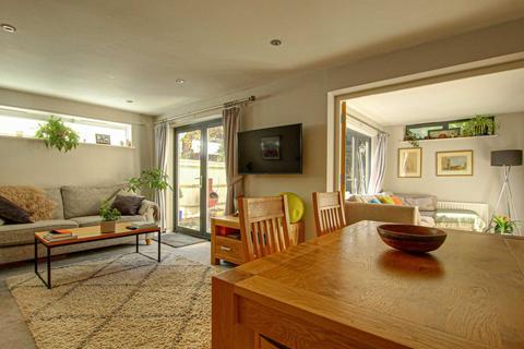 7 Field View, Caversham, Reading, RG4 5HB