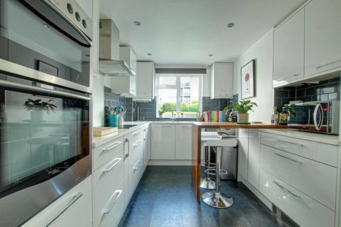 7 Field View, Caversham, Reading, RG4 5HB