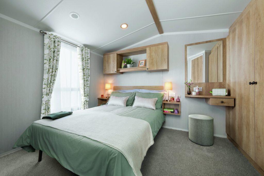 [int] Burgundy 36 X 12 2b Main Bedroom [cmyk]