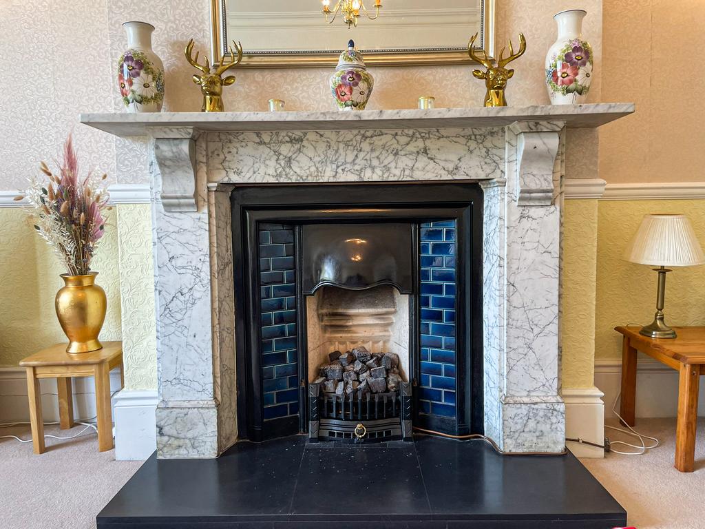 Fireplace feature